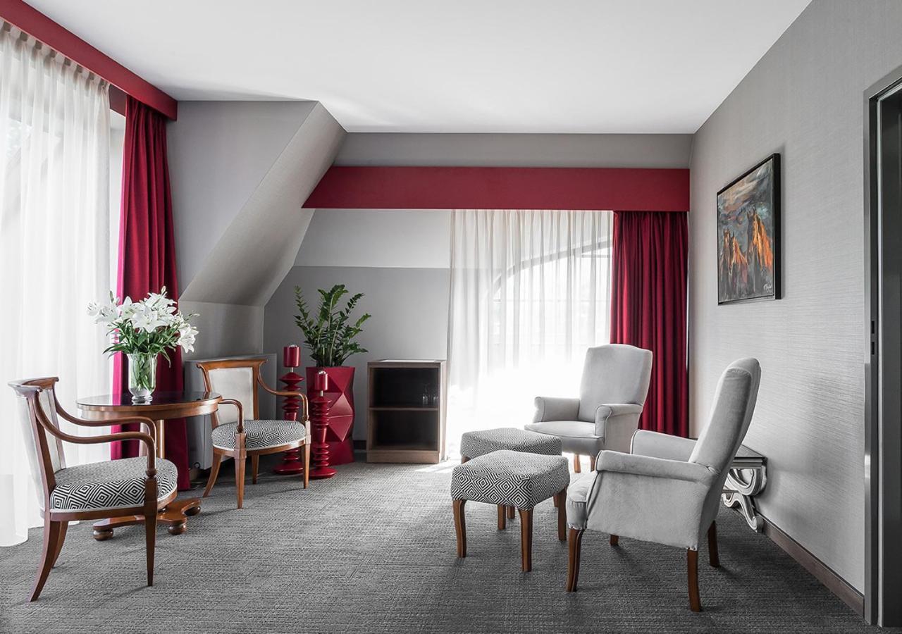 Nosalowy Park Hotel & Spa Zakopane Exterior foto A suite at the Hotel de l'Europe